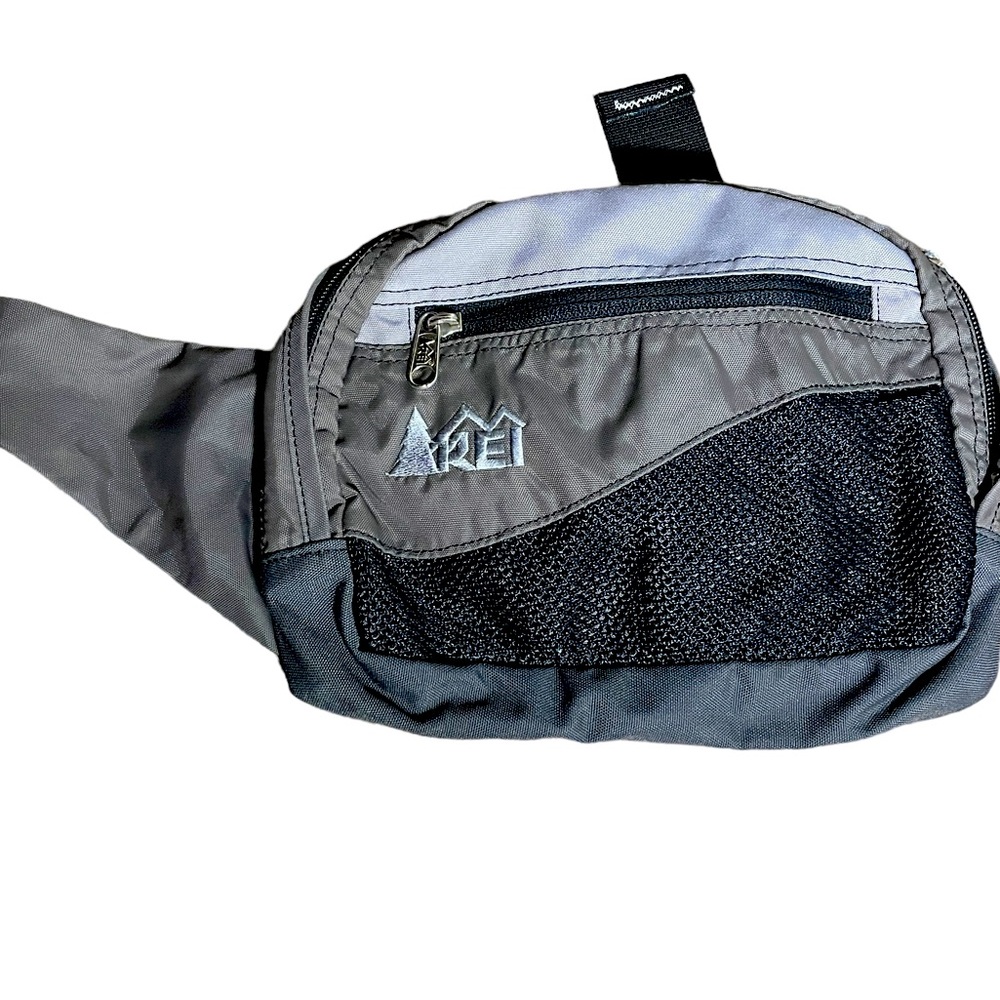 REI Fanny Pack Waist Bag, Mesh Pocket Multiple storage pockets, a lot of room